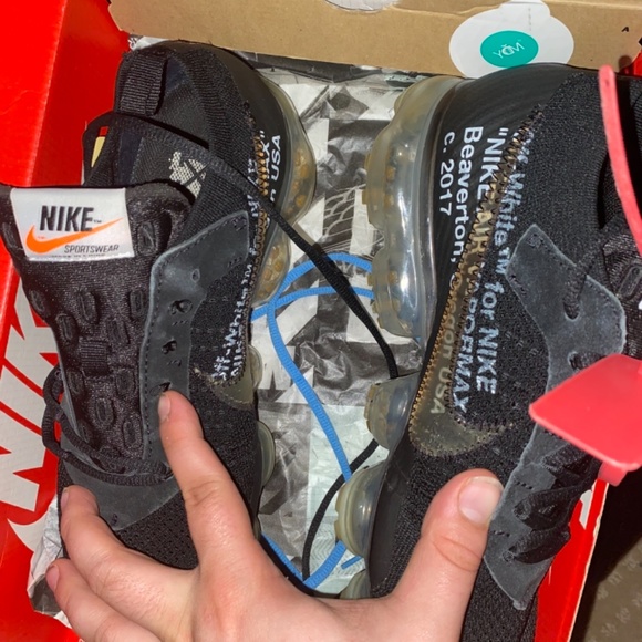 Offwhite vapor max!!! Worn once!!! Size 10 1000$ on stock x